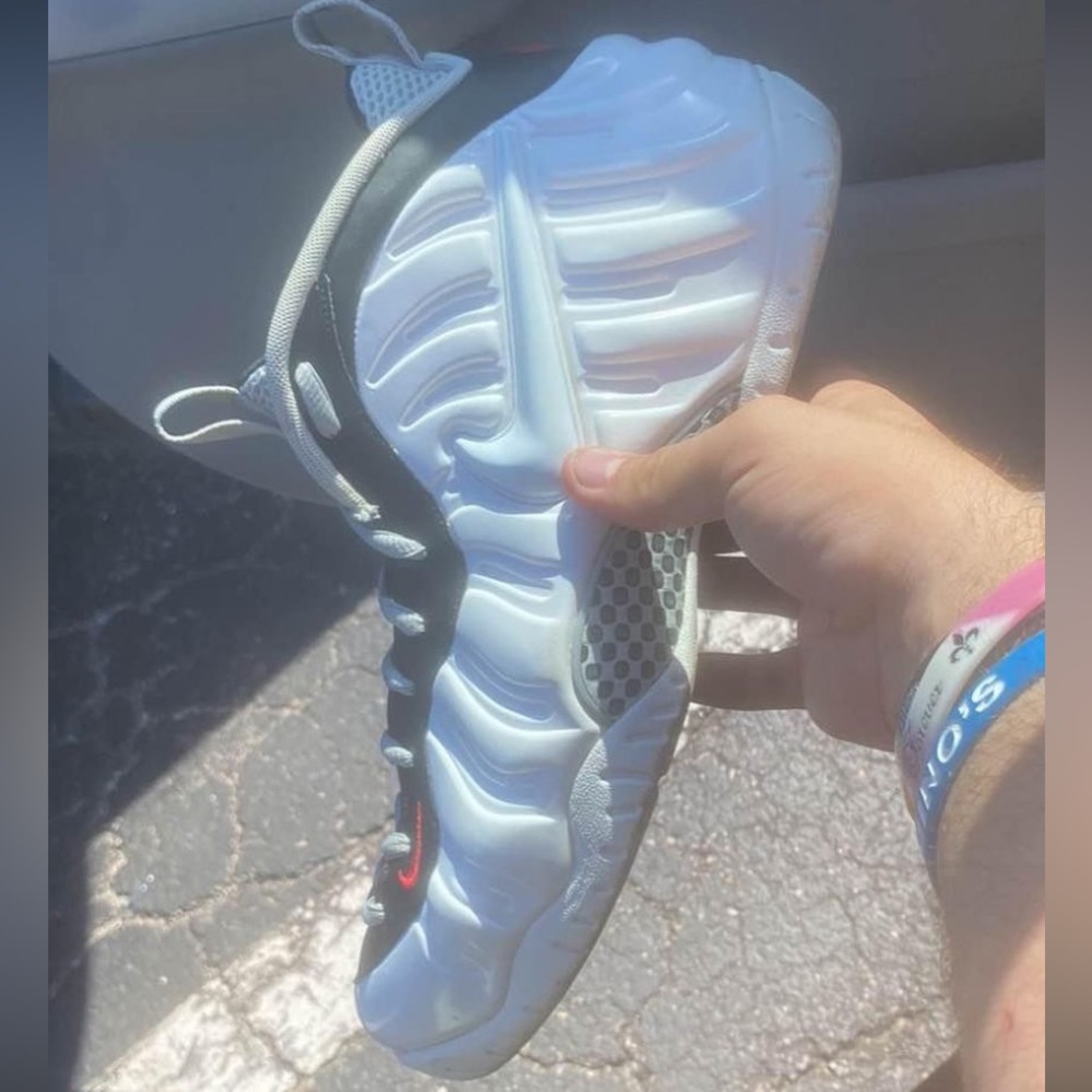 shoes - Picture 2 of 8